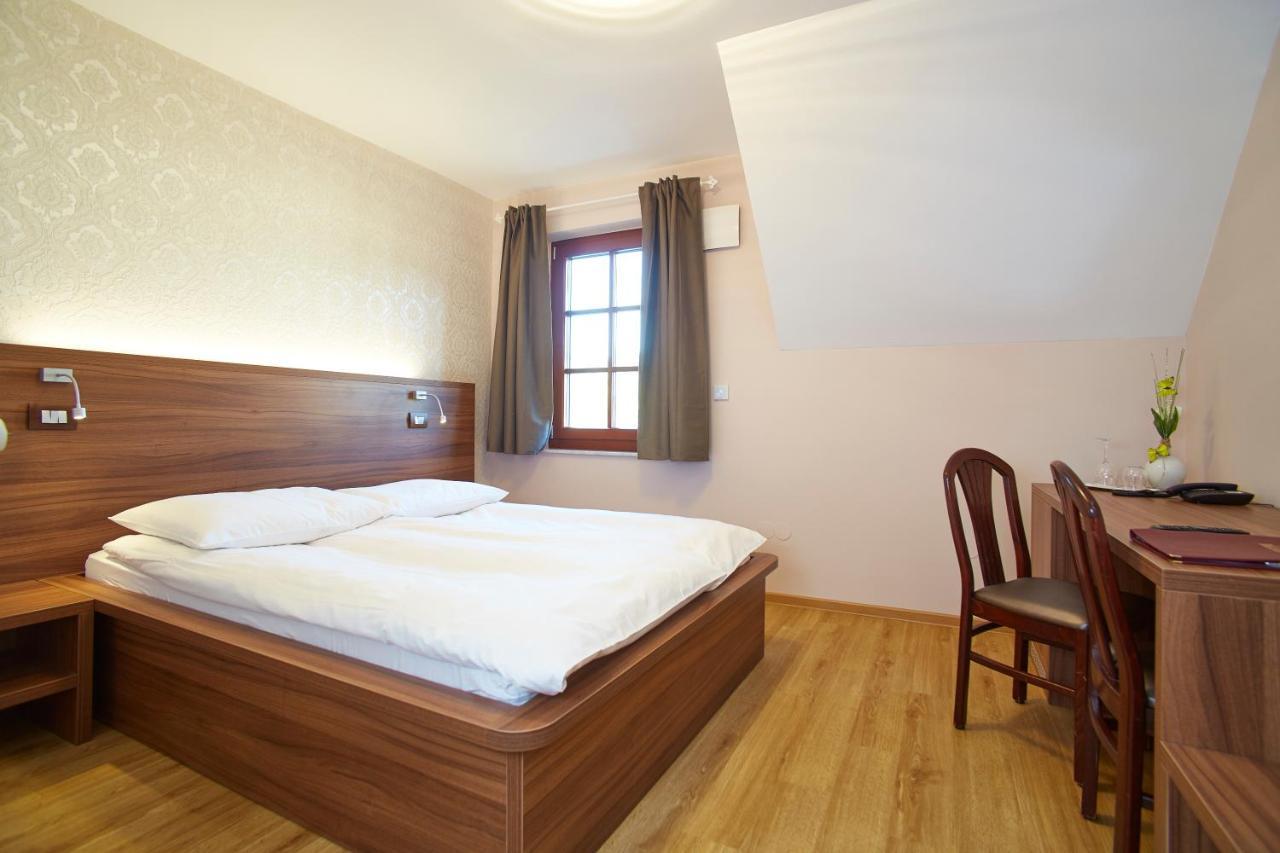 Hotel Delalut Ravne na Koroskem Extérieur photo