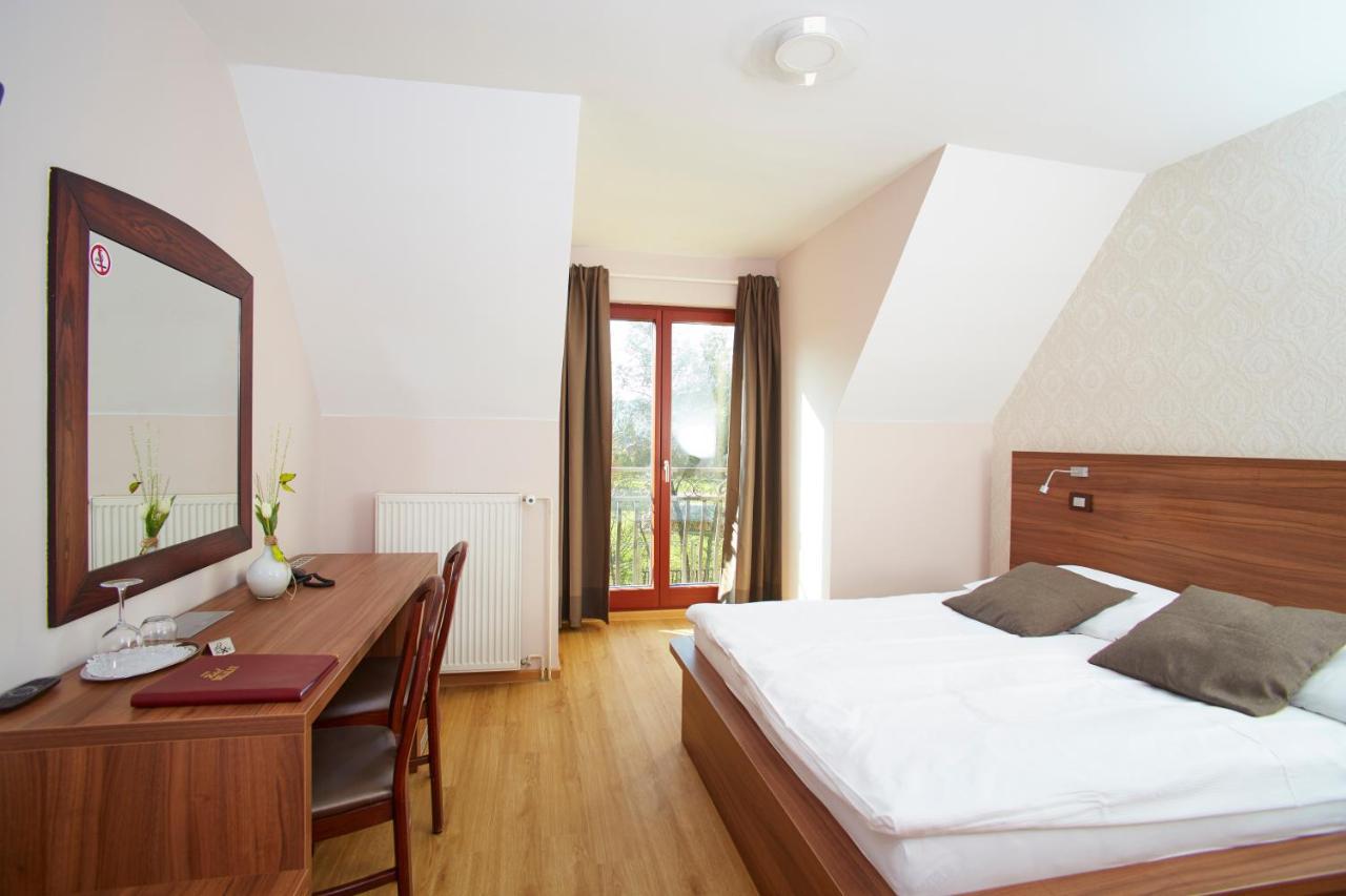 Hotel Delalut Ravne na Koroskem Extérieur photo